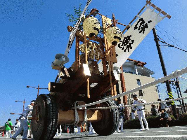 初穂と米俵を満載した奉曳車