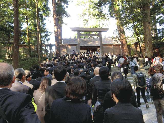 内宮の御垣内参拝へ